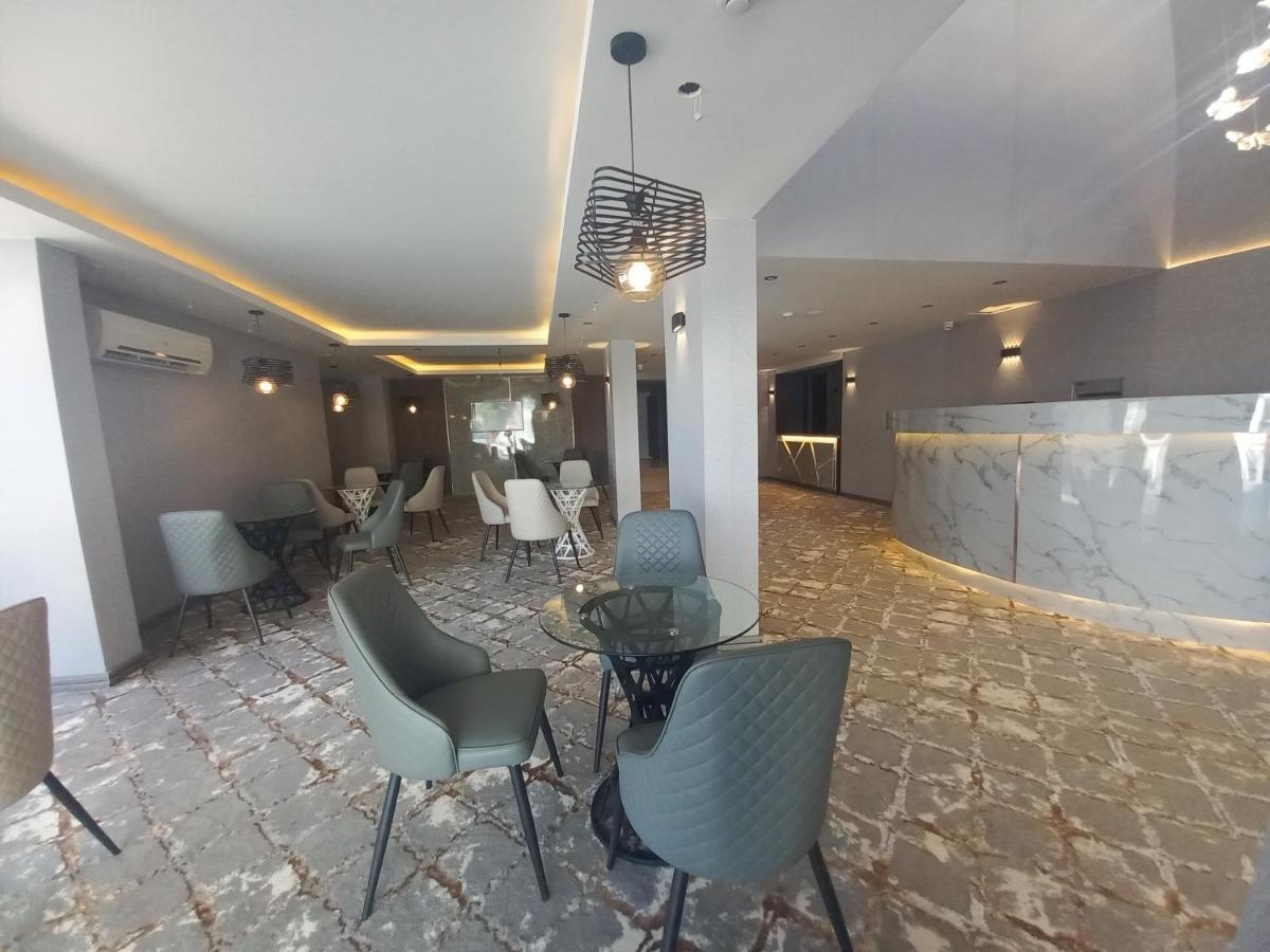 Sur Hotel Esterno foto