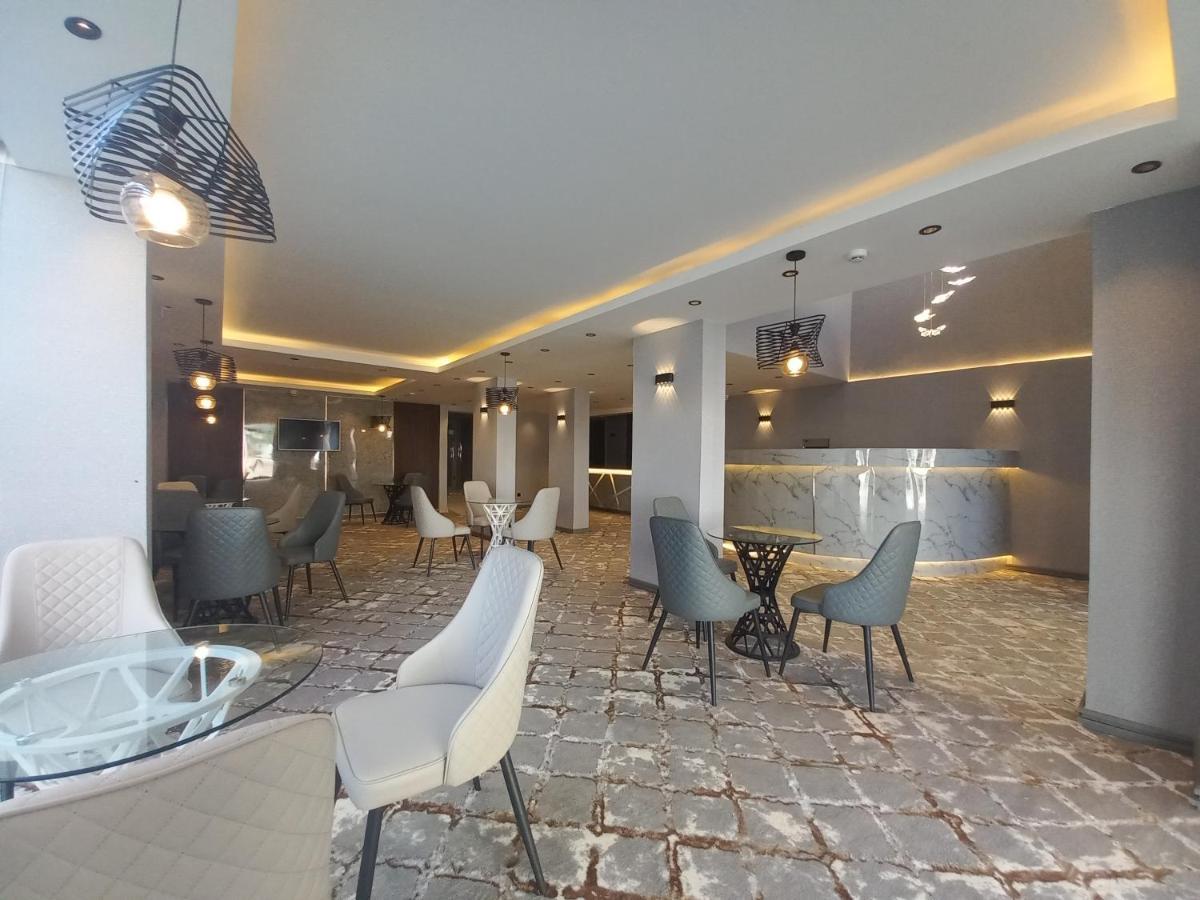 Sur Hotel Esterno foto