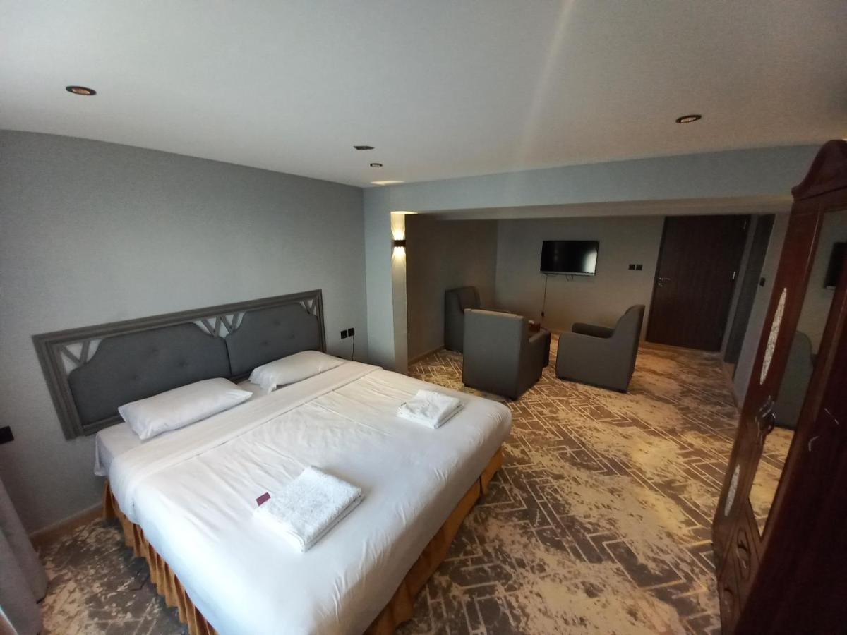 Sur Hotel Esterno foto