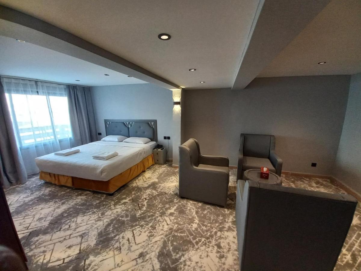 Sur Hotel Esterno foto