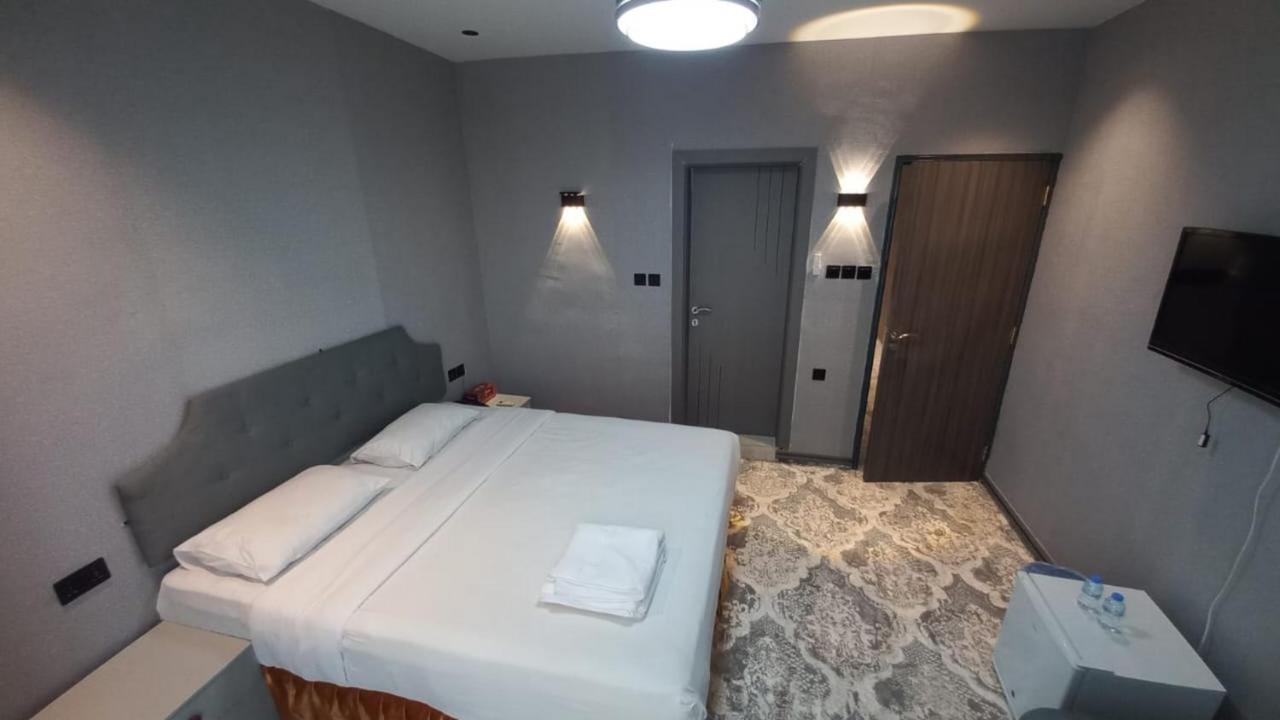 Sur Hotel Esterno foto