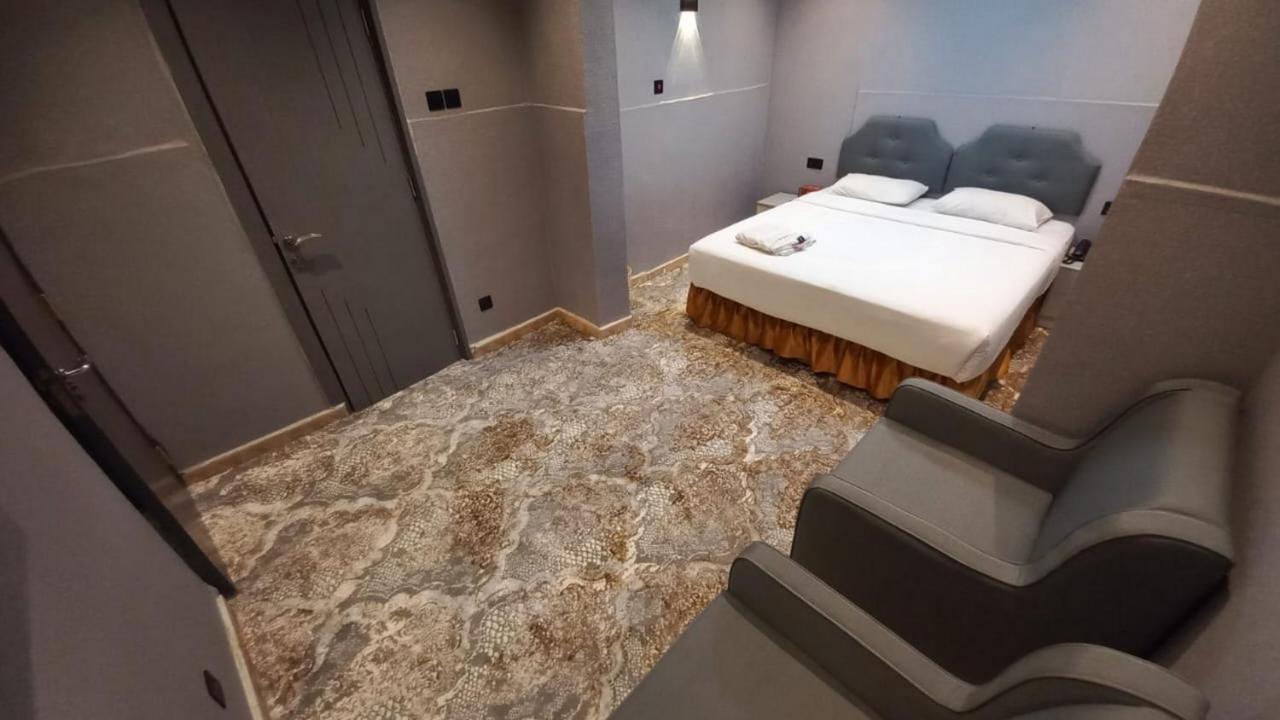 Sur Hotel Esterno foto