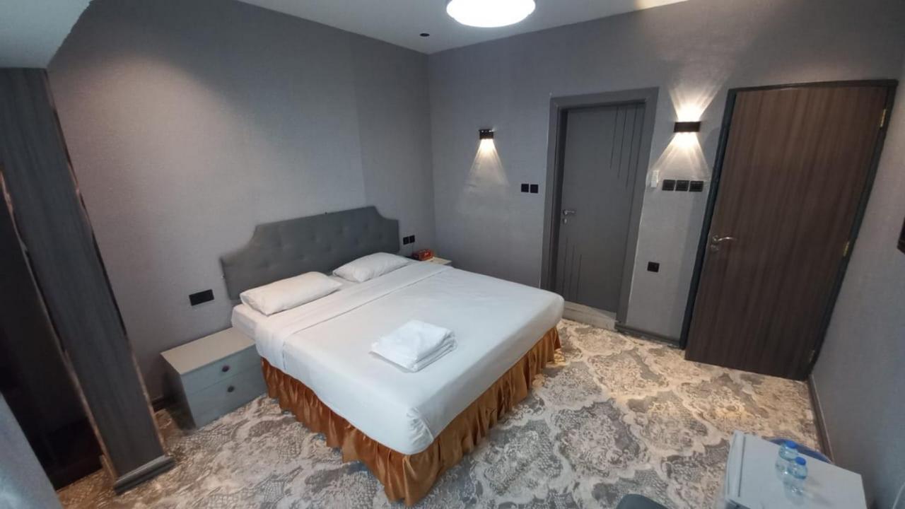 Sur Hotel Esterno foto
