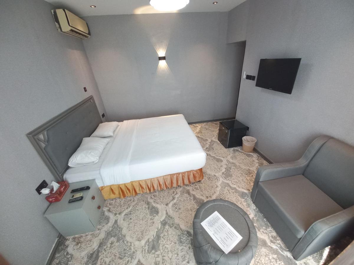 Sur Hotel Esterno foto