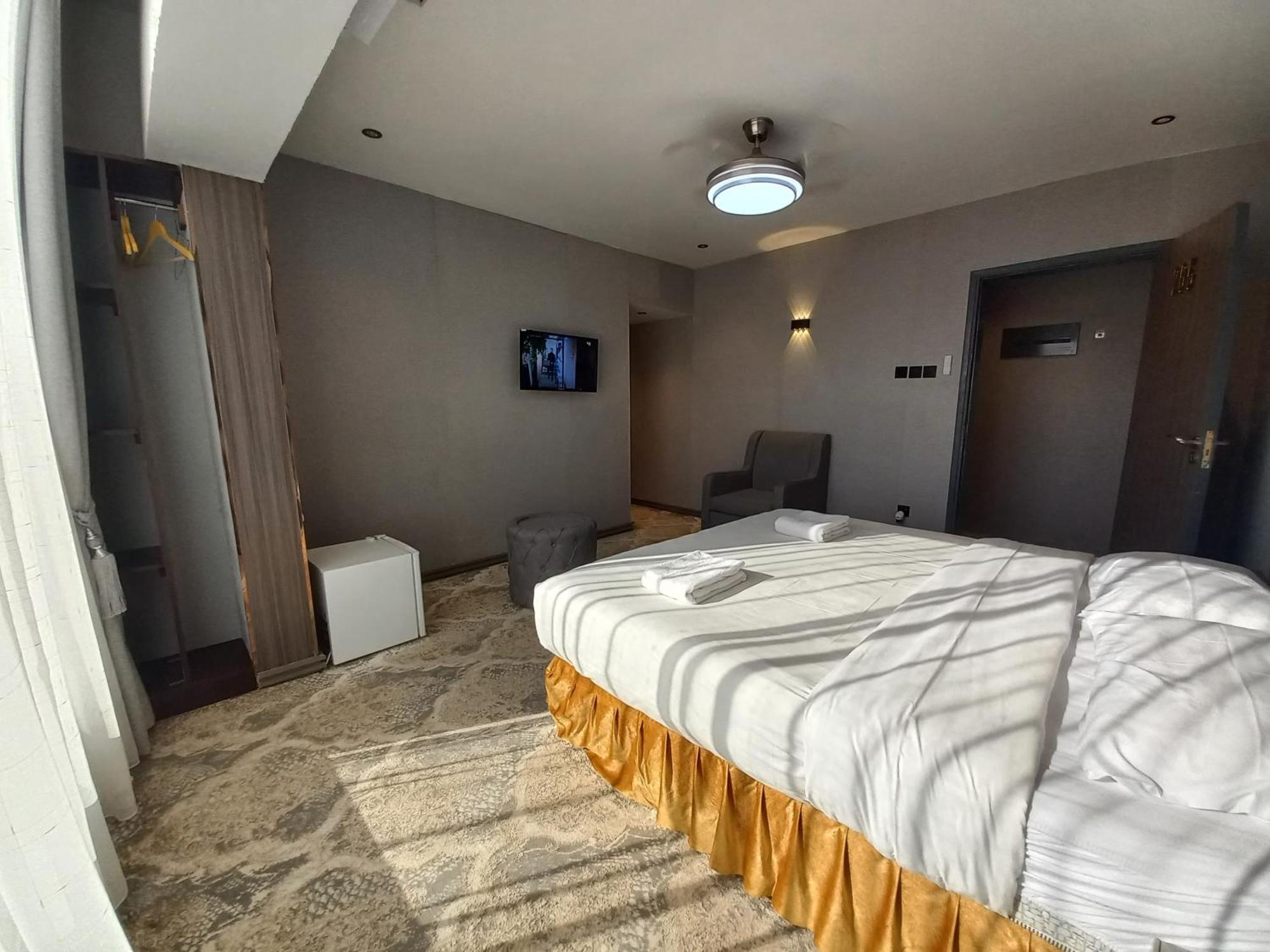 Sur Hotel Esterno foto