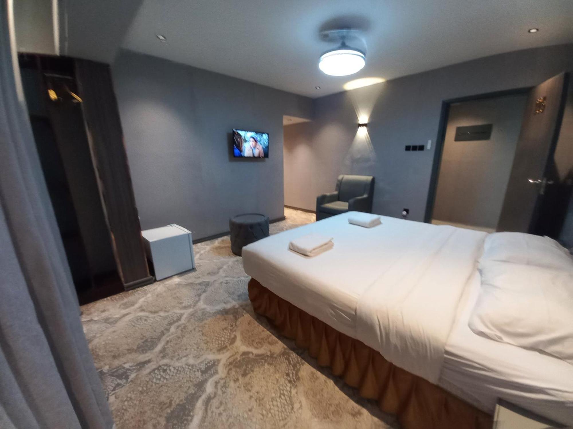 Sur Hotel Esterno foto