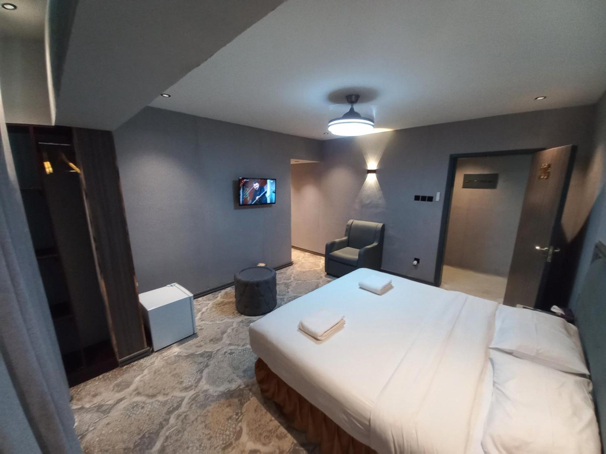 Sur Hotel Esterno foto