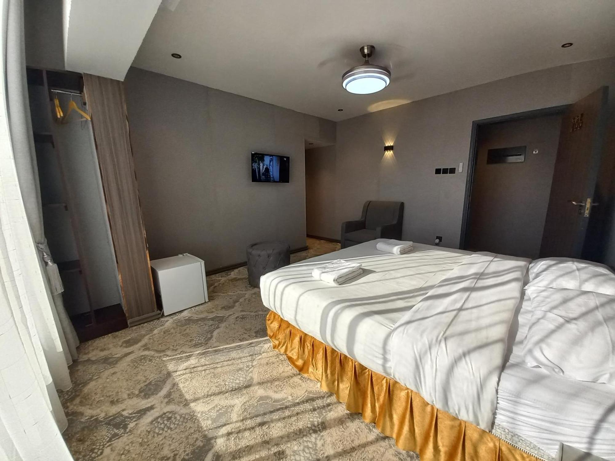 Sur Hotel Esterno foto